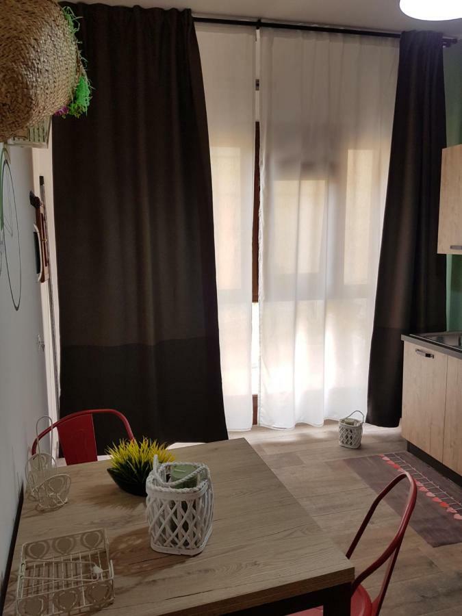 Appartamento Urban กุสโตนาชี ภายนอก รูปภาพ